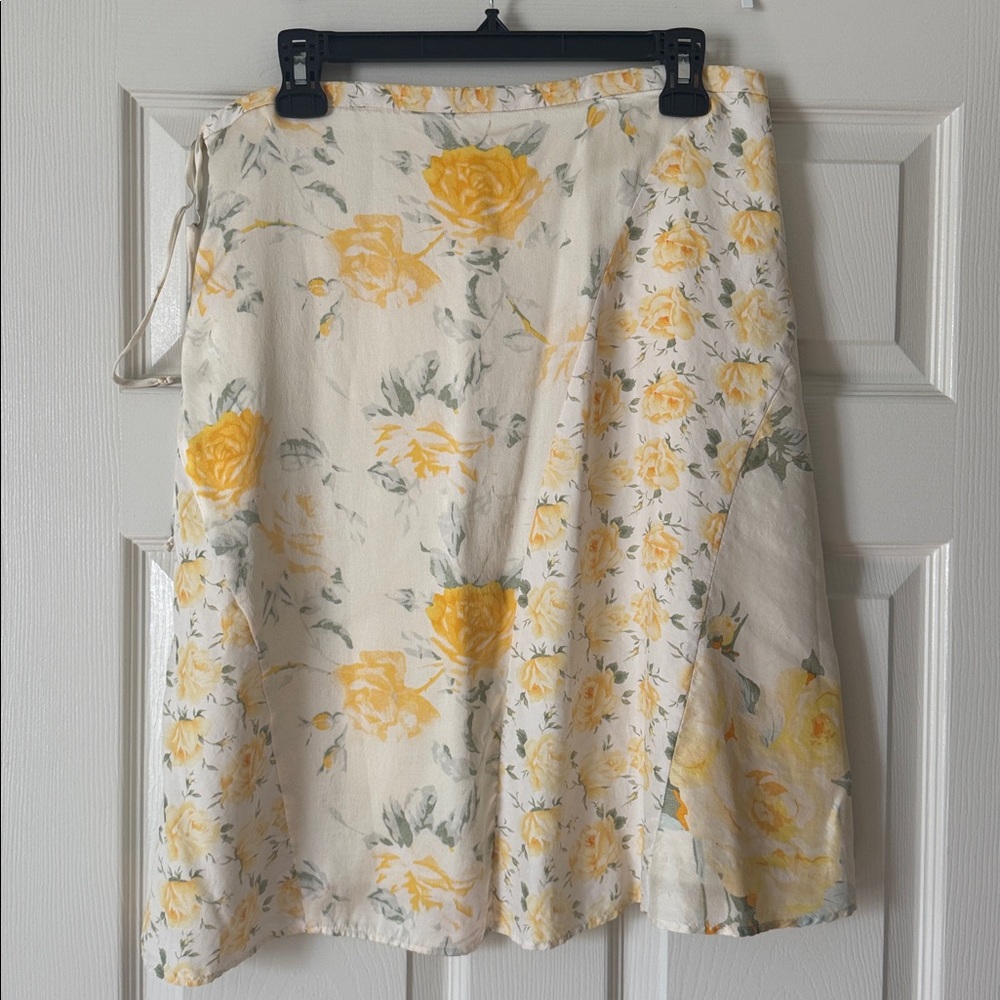 Banana Republic Vintage Silk Skirt - Picture 6 of 6
